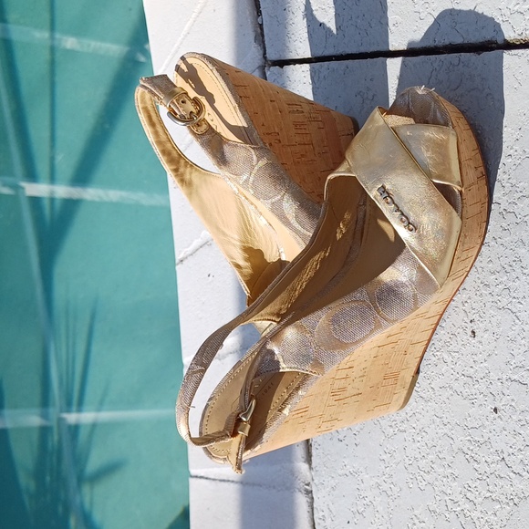 Coach Jessy Gold wedge monogram sandals 7.5 - Picture 11 of 11